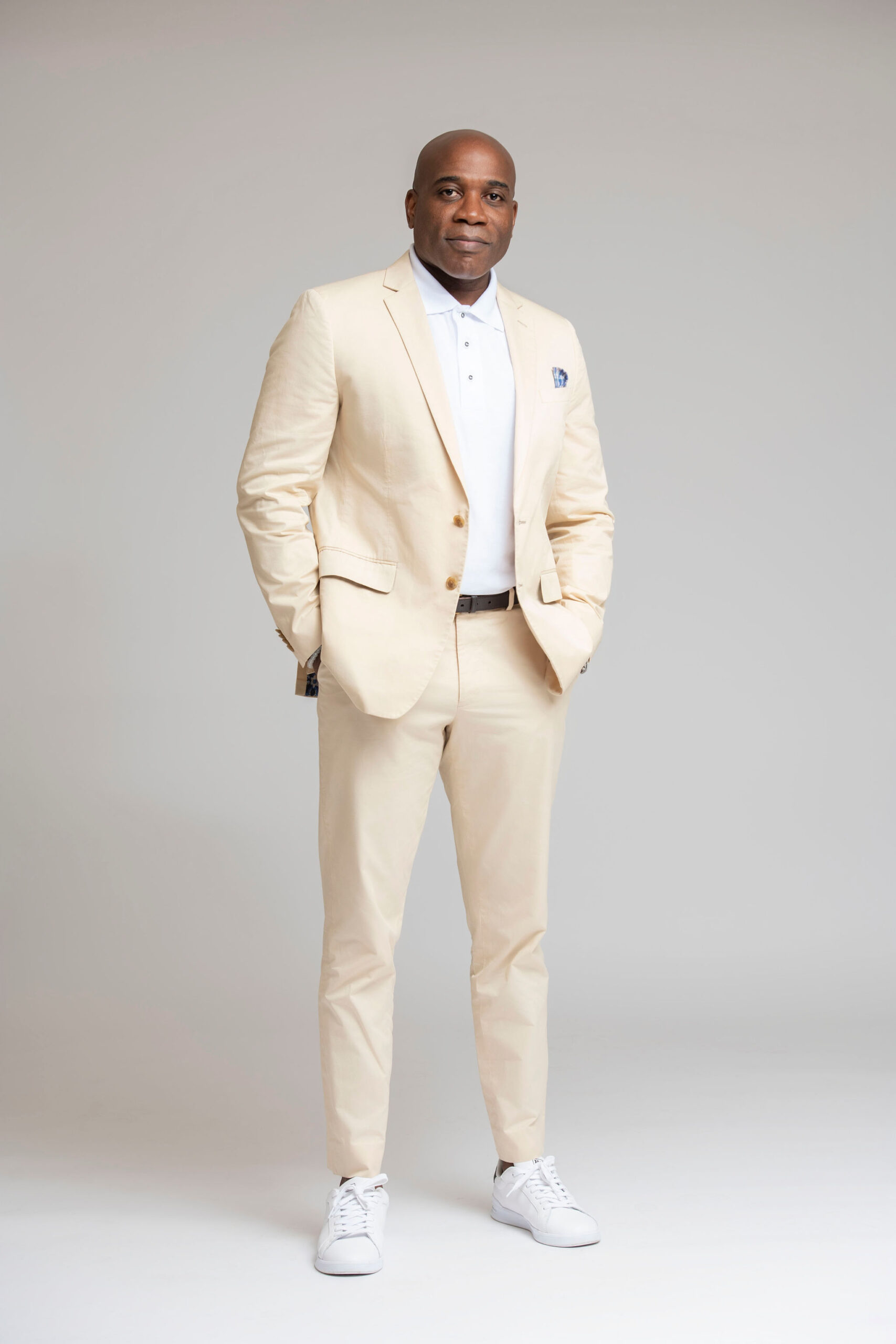 Divi-About-Us-Section-Hero-Image-2